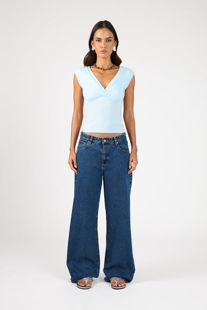 Perfect Stranger Traci-lee V-Neck T-Shirt Blue