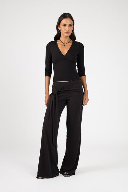 Perfect Stranger Mara V-Neck 3/4 Sleeve T-Shirt Black