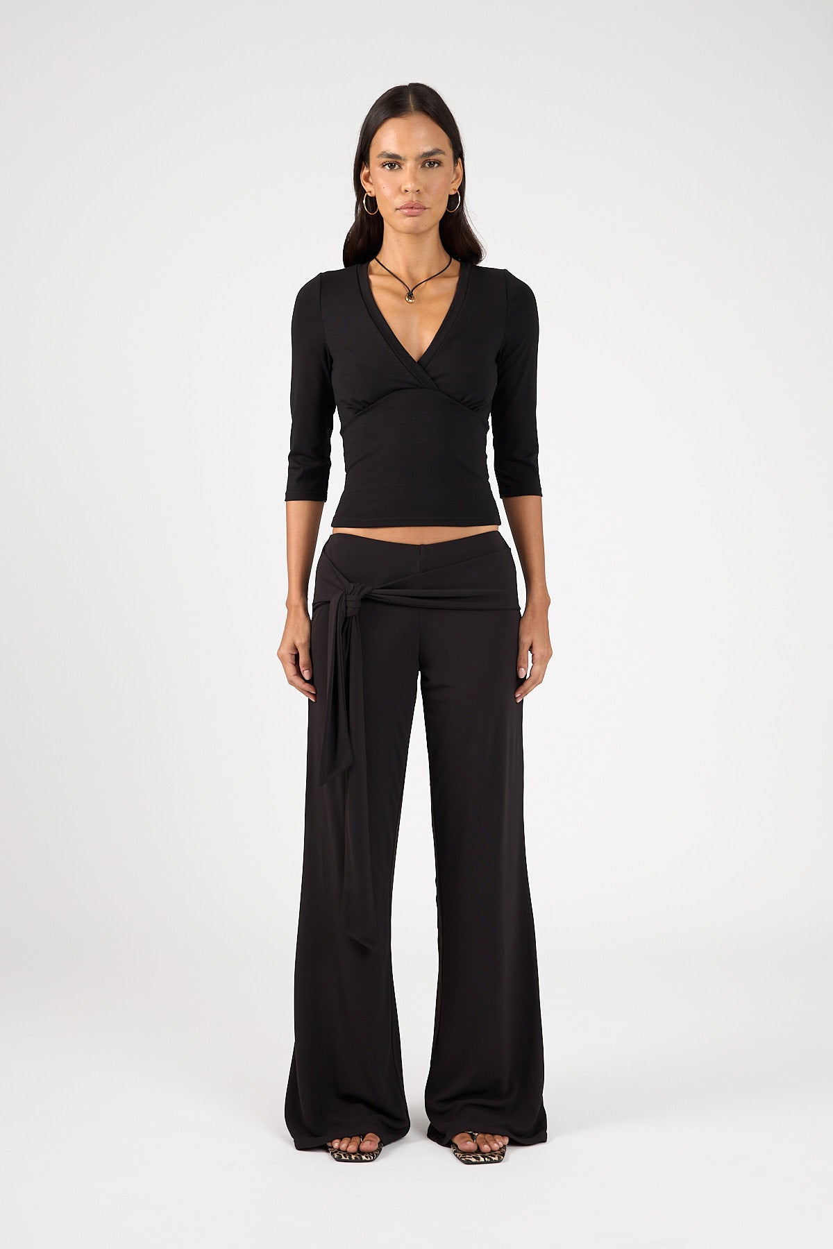 Perfect Stranger Mara V-Neck 3/4 Sleeve T-Shirt Black