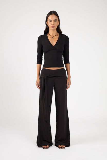 Perfect Stranger Mara V-Neck 3/4 Sleeve T-Shirt Black